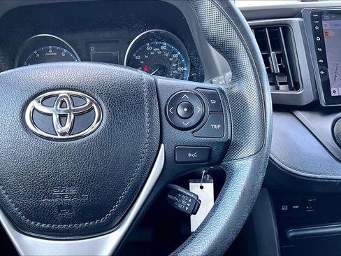 Used 2017 Toyota RAV4 LE FWD image 25