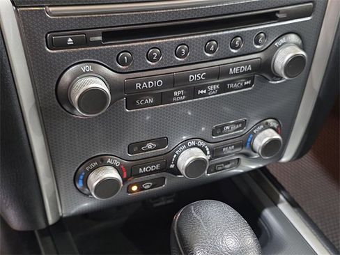 Used 2020 Nissan Pathfinder SL image 19