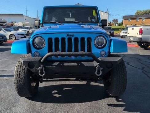 Used 2014 Jeep Wrangler Unlimited Sahara image 3