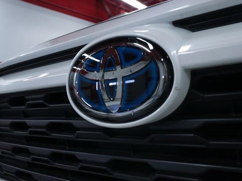 Used 2022 Toyota RAV4 XLE Premium image 33