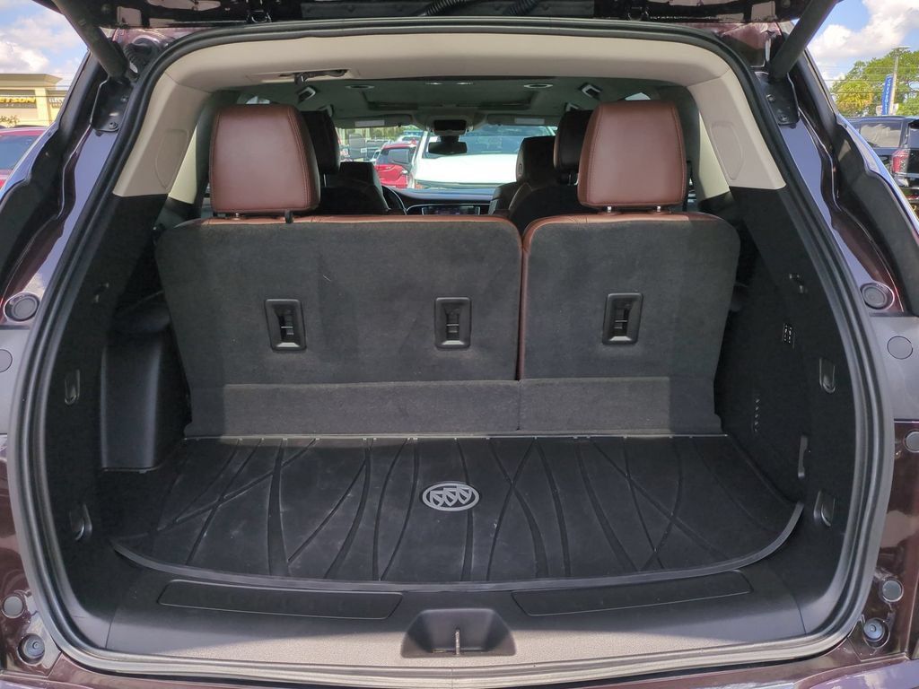 Used 2020 Buick Enclave Avenir w/ Avenir Technology Package FWD image 14