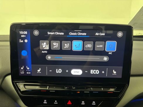 Used 2023 Volkswagen ID.4 Pro AWD/4WD image 16