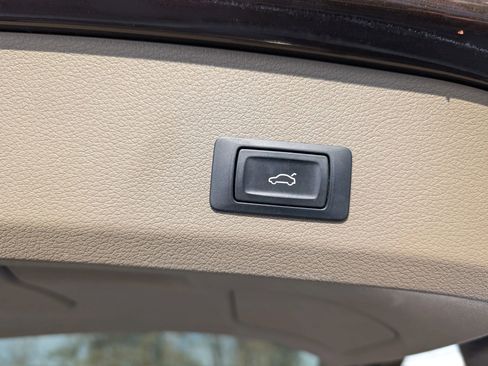 Used 2015 Audi Q7 TDI Prestige w/ Prestige Package image 28