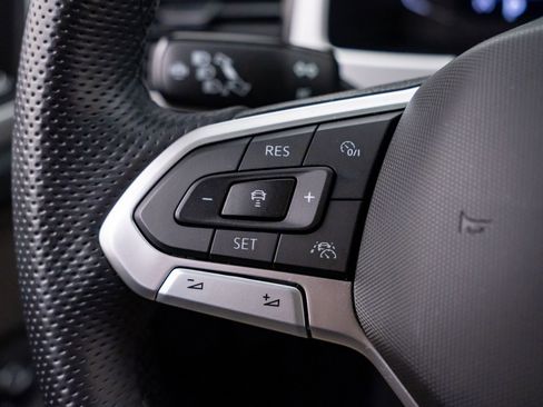 Used 2023 Volkswagen Atlas Cross Sport SEL Premium R-Line image 26