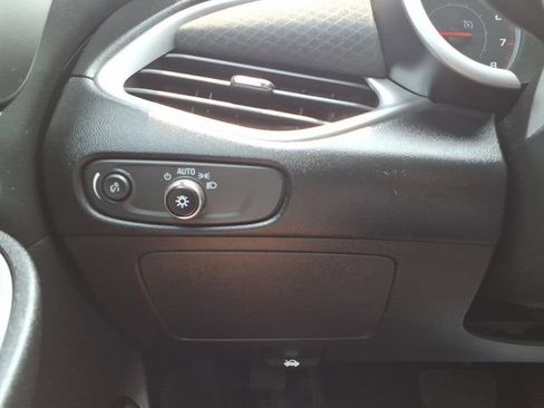 Used 2021 Chevrolet Malibu LS FWD image 13