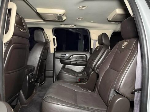 Used 2013 Cadillac Escalade ESV Platinum AWD/4WD image 23