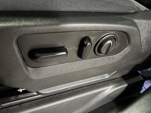 Used 2020 Chevrolet Silverado 1500 LT w/ All-Star Edition image 24