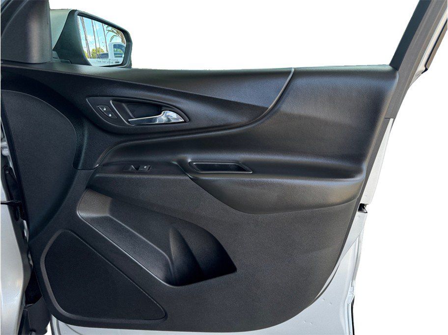 Used 2019 Chevrolet Equinox LT FWD image 18