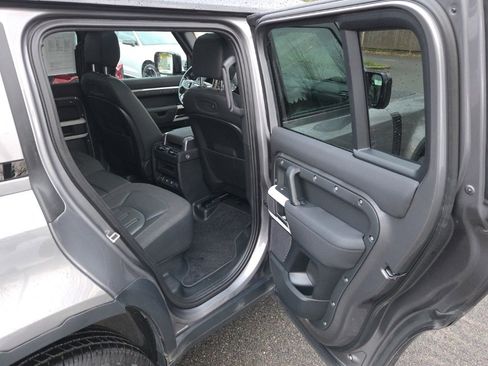 Used 2021 Land Rover Defender 110 SE image 17