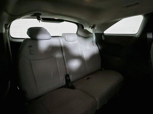 Certified 2025 Toyota Sienna XLE FWD image 40