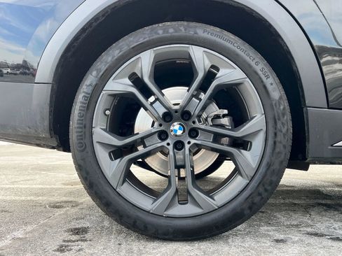 Used 2022 BMW X6 xDrive40i w/ Executive Package image 30