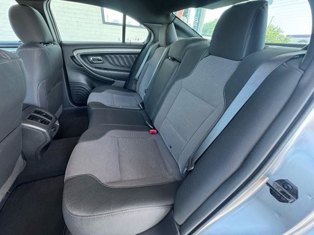 Used 2018 Ford Taurus SEL FWD image 11