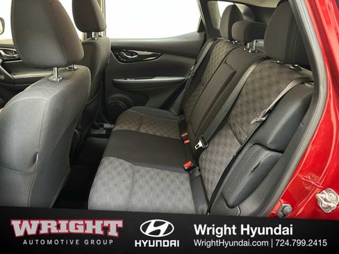 Used 2021 Nissan Rogue Sport SV image 13