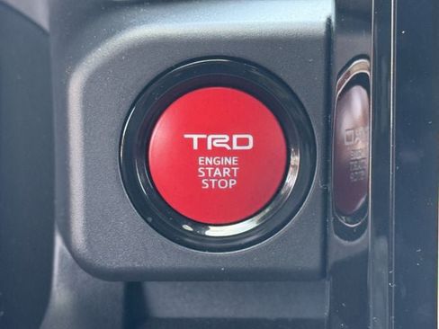 Used 2025 Toyota Tacoma TRD Sport AWD/4WD image 25