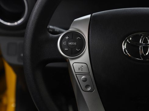 Used 2014 Toyota Prius C Three image 18