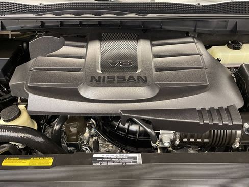 Used 2021 Nissan Titan SV w/ SV Convenience Package image 23