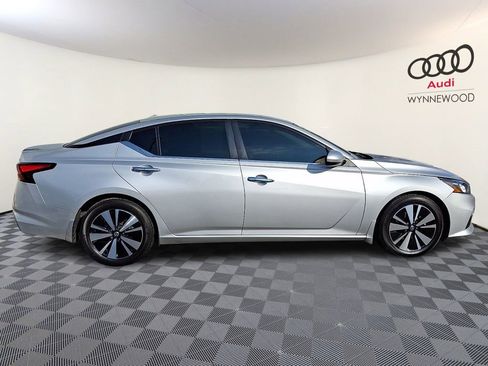 Used 2022 Nissan Altima 2.5 SV image 7