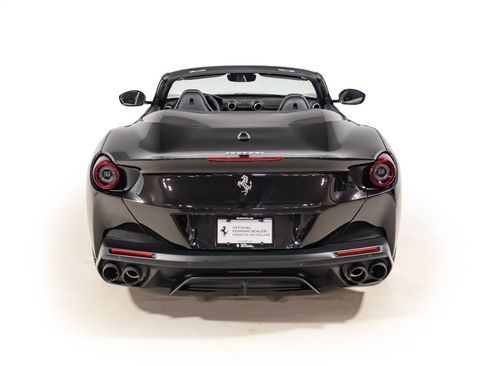 Used 2019 Ferrari Portofino RWD image 16