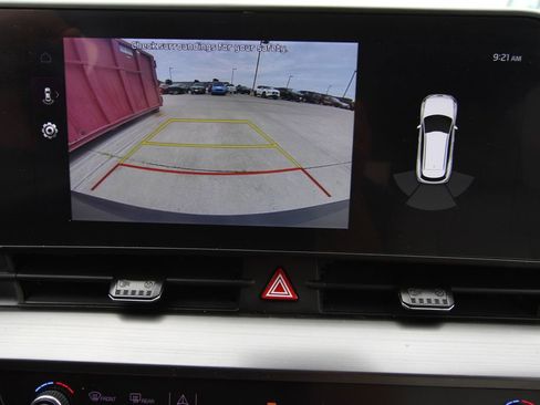 Used 2024 Kia Sportage EX FWD image 12