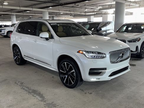 Used 2024 Volvo XC90 B6 Ultimate w/ Protection Package Premier AWD/4WD image 2