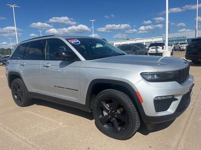 Used 2024 Jeep Grand Cherokee Limited w/ Black Appearance Package