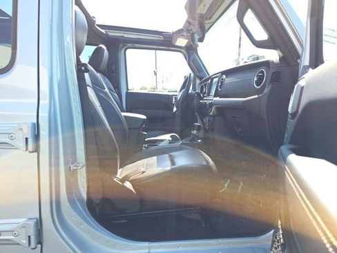 Used 2023 Jeep Wrangler Unlimited Sahara w/ Cold Weather Group image 40