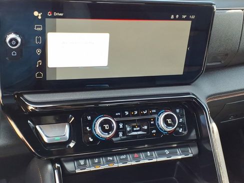 Used 2025 GMC Sierra 2500 AT4 w/ AT4 Premium Plus Package AWD/4WD image 19