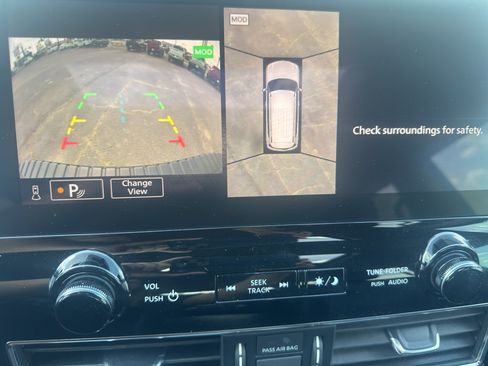 Used 2023 Nissan Armada SL w/ Captain's Chairs Package RWD image 25