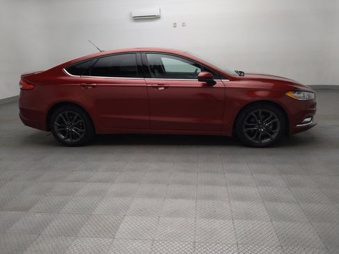 Used 2018 Ford Fusion SE w/ Equipment Group 201A FWD image 11