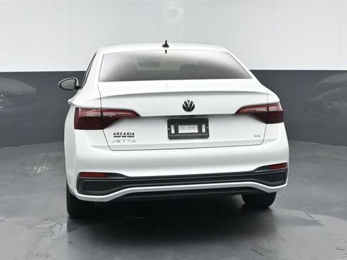 Used 2024 Volkswagen Jetta SE FWD image 7