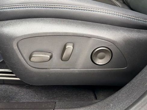 Used 2024 Chevrolet Equinox EV LT FWD image 14