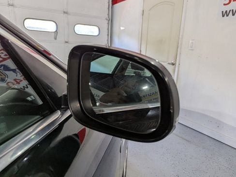 Used 2019 Jaguar XF Prestige image 45