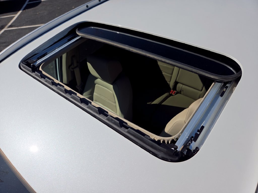 Certified 2021 Honda CR-V Touring image 4
