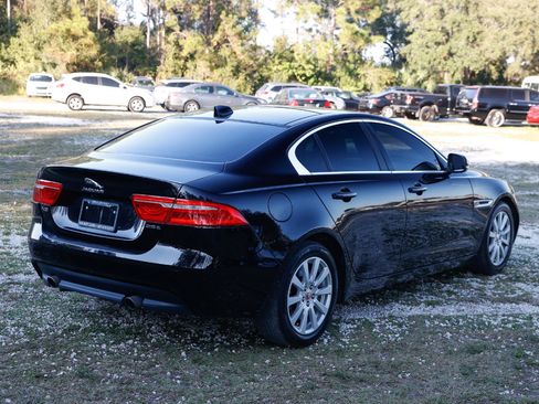 Used 2019 Jaguar XE image 10