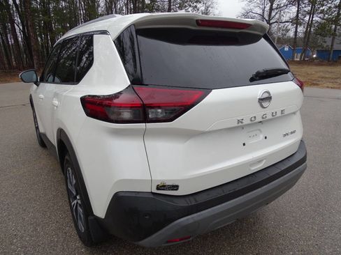 Used 2021 Nissan Rogue SV image 8