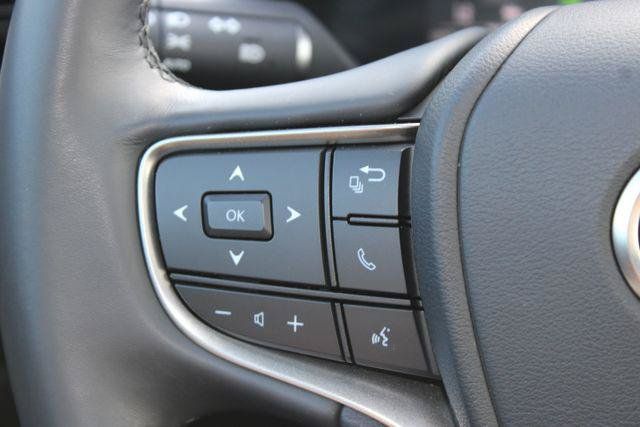 Certified 2025 Lexus UX 300h FWD image 17