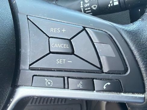 Used 2022 Nissan Rogue Sport SV FWD image 25