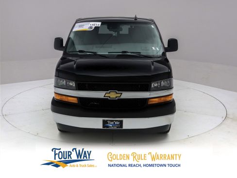 Used 2025 Chevrolet Express 3500 LT w/ LT Preferred Equipment Group RWD image 9