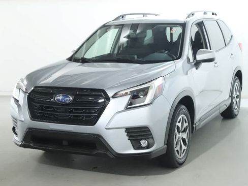 Used 2024 Subaru Forester Premium AWD/4WD image 1