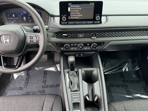 Certified 2025 Honda Accord SE image 17