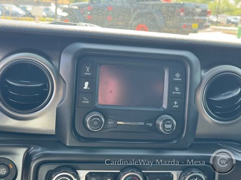 Used 2018 Jeep Wrangler Unlimited Sport S AWD/4WD image 23