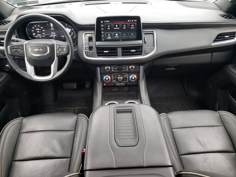 Used 2023 GMC Yukon XL SLT w/ SLT Premium Package image 16