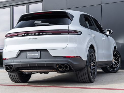 Certified 2026 Porsche Cayenne AWD/4WD image 11
