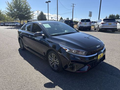 Used 2024 Kia Forte GT-Line w/ GT-Line Premium Package FWD image 3