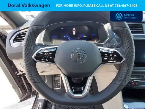 Used 2023 Volkswagen Tiguan SE R-Line FWD image 21