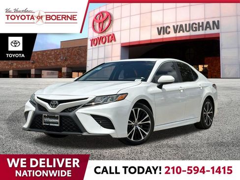 Certified 2018 Toyota Camry SE FWD image 1