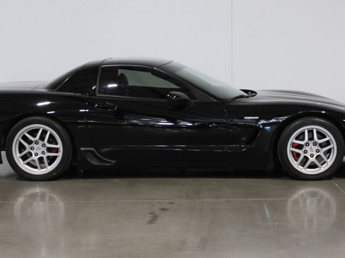 Used 2001 Chevrolet Corvette Z06 RWD image 22