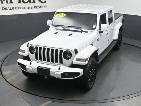 Used 2023 Jeep Gladiator Overland AWD/4WD image 43