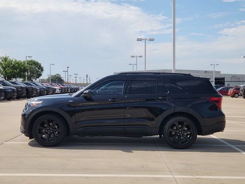 Used 2022 Ford Explorer ST-Line w/ Class IV Trailer Tow Package RWD image 4