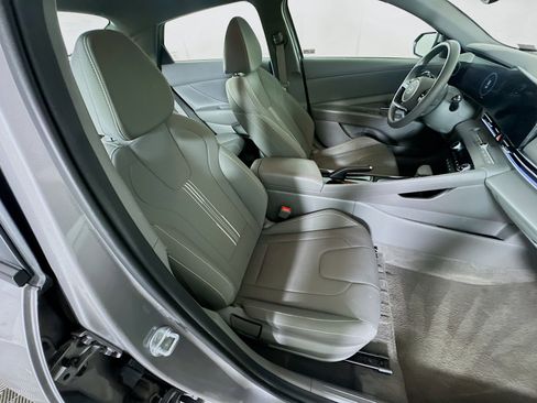 Used 2024 Hyundai Elantra SEL image 30